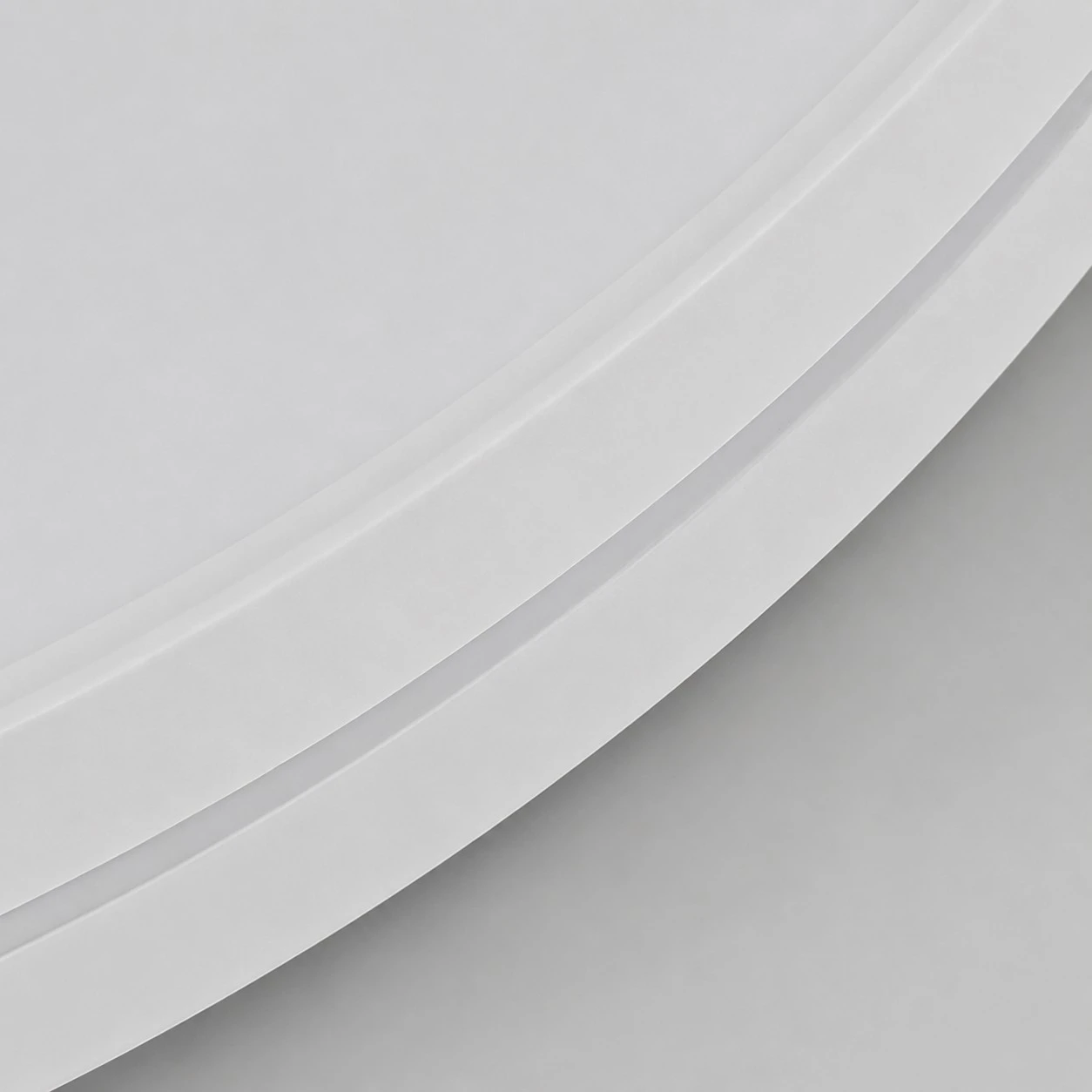 Close view of the layered acrylic edge