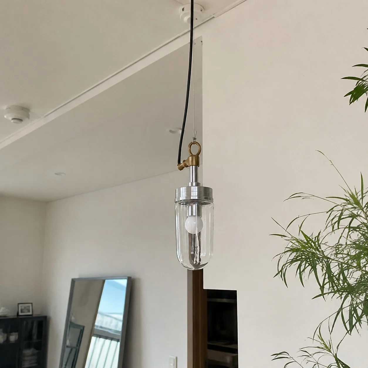 Modern clear glass pendant lamp image 1