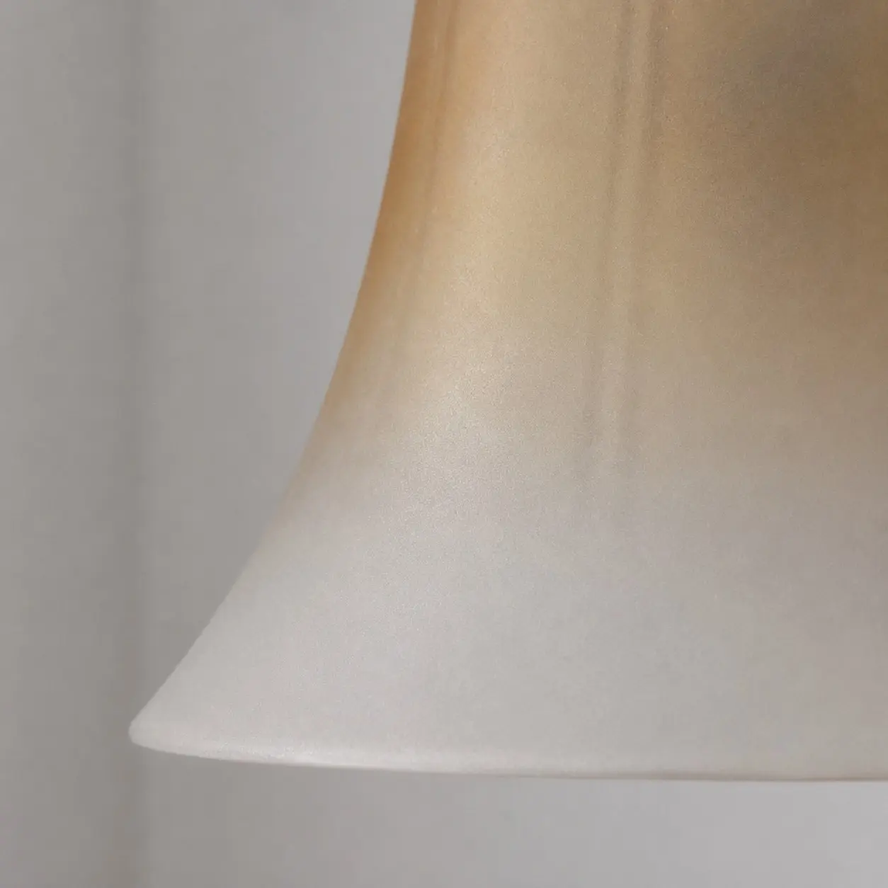 Glass shade edge detail