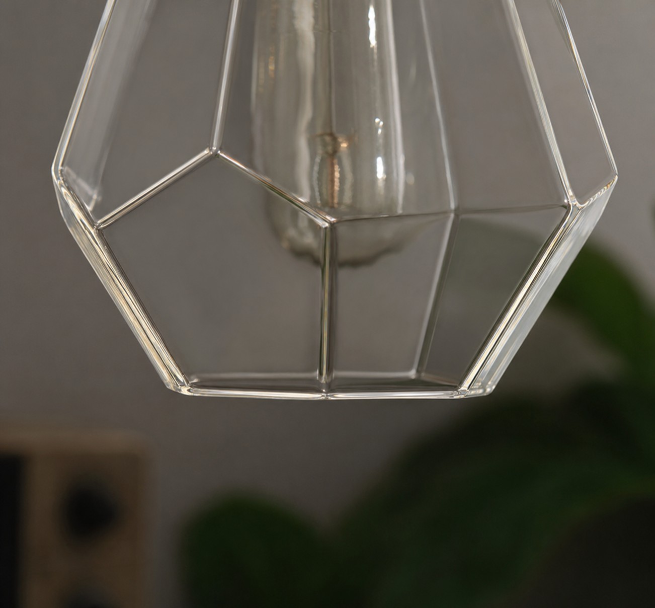 Faceted clear glass shade lower edge close-up